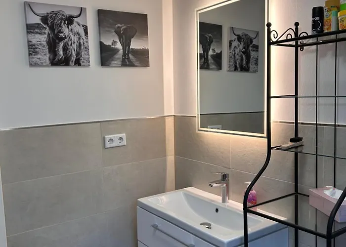 !!! Fuer 6xpersonen, Terrasse, Garten, Hund Willkommen!!! Winterberg