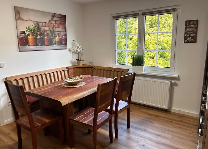 Lägenhet !!! Fuer 6xpersonen, Terrasse, Garten, Hund Willkommen!!!